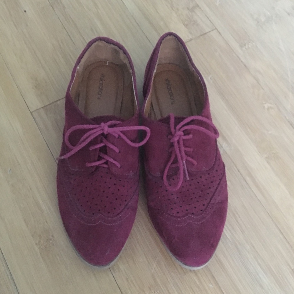 Burgundy Oxford shoe